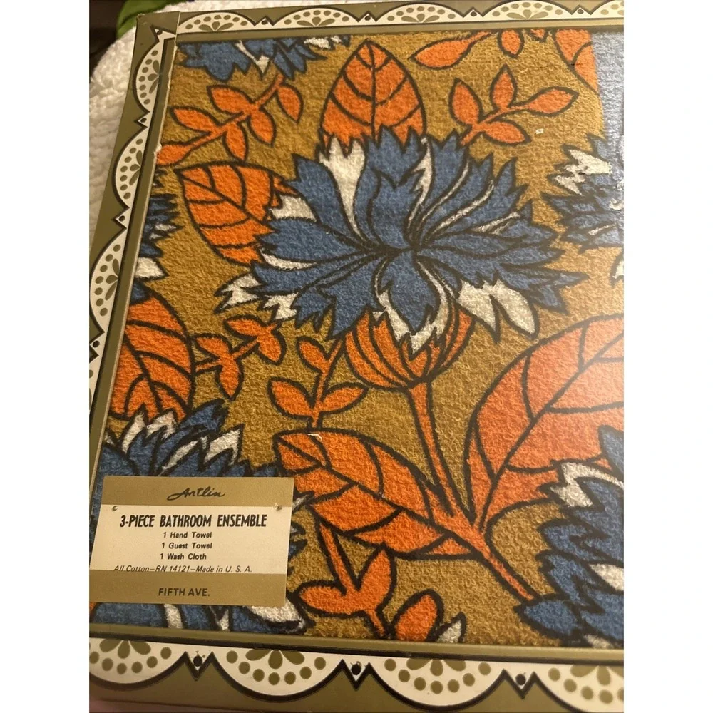 Vintage 1960s Decorative Towel Ensemble Gift Set Blue Floral NOS Boxed